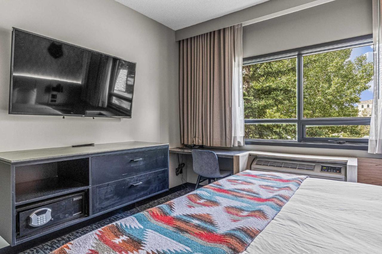 Mtn House By Basecamp Hotell Canmore Eksteriør bilde