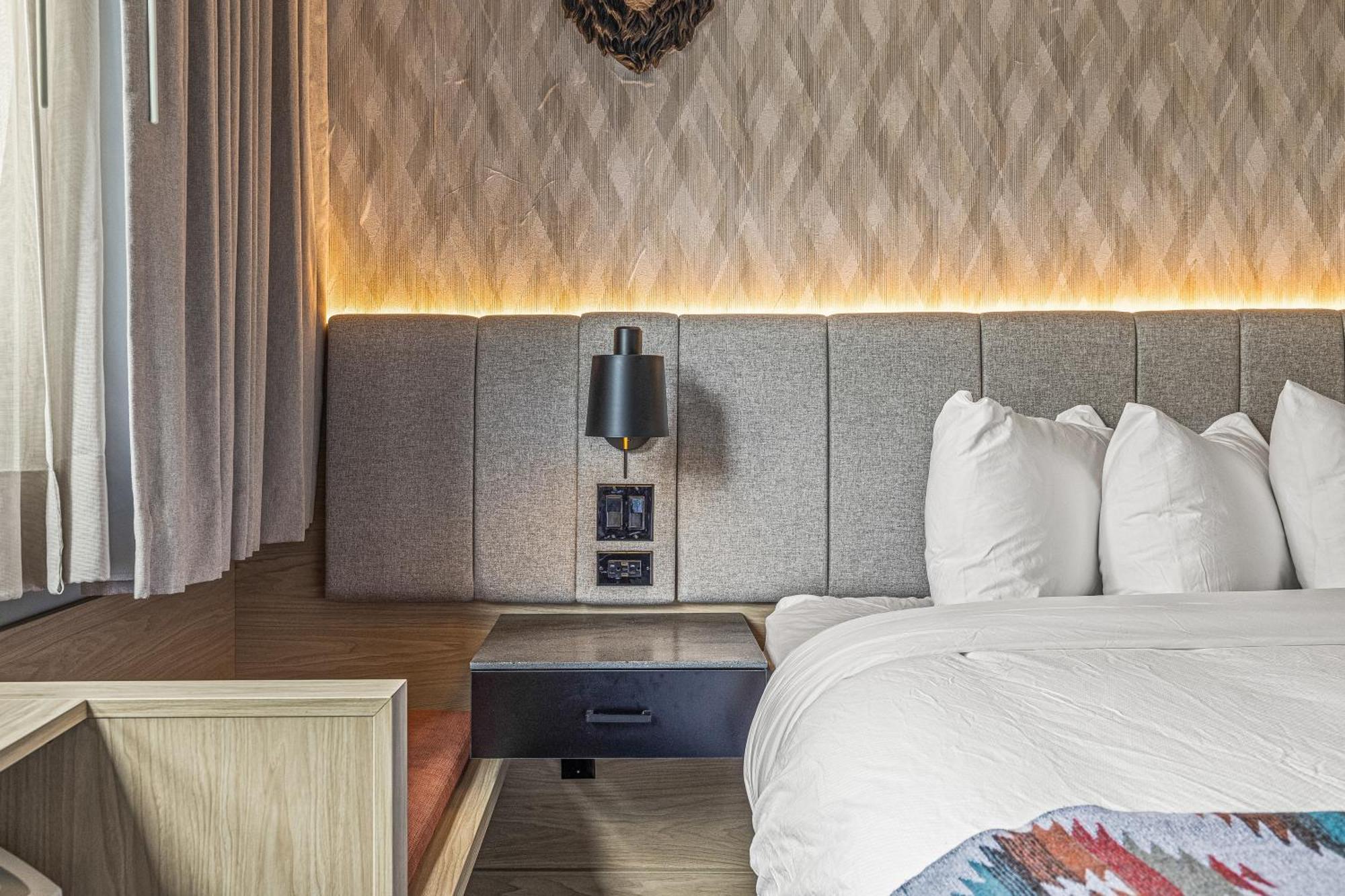 Mtn House By Basecamp Hotell Canmore Eksteriør bilde